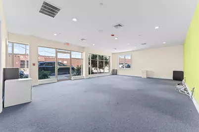 637 E 1st St, Boston, MA 02127 - Photo 1