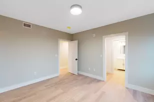 440 E 8th St, Boston, MA 02127 - Photo 11