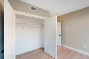 440 E 8th St, Boston, MA 02127 - Photo 17