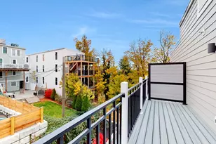 440 E 8th St, Boston, MA 02127 - Photo 19