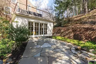 140 Dudley St, Brookline, MA 02445 - Photo 19