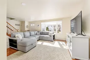 632 Washington St, Braintree, MA 02184 - Photo 1