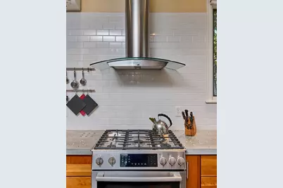 46 Columbus Ave, Northampton, MA 01060 - Photo 9