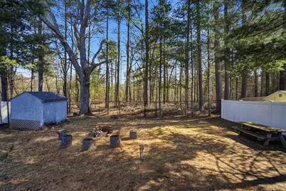 239 Hanson Dr, Springfield, MA 01128 - Photo 23