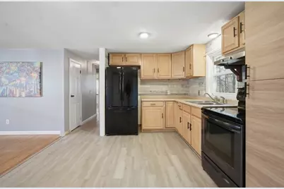 239 Hanson Dr, Springfield, MA 01128 - Photo 5