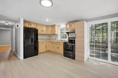 239 Hanson Dr, Springfield, MA 01128 - Photo 3