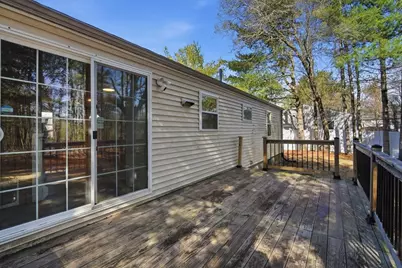 239 Hanson Dr, Springfield, MA 01128 - Photo 21