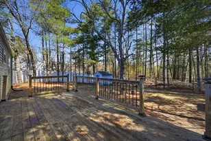 239 Hanson Dr, Springfield, MA 01128 - Photo 19