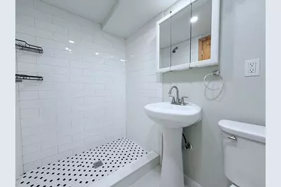 40 Beach St, Woburn, MA 01801 - Photo 9