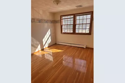 13 Phillip Ave, Burlington, MA 01803 - Photo 5