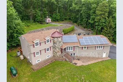 235 James St, Ludlow, MA 01056 - Photo 5