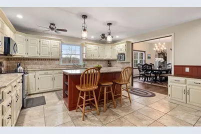 235 James St, Ludlow, MA 01056 - Photo 15