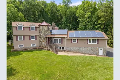 235 James St, Ludlow, MA 01056 - Photo 9
