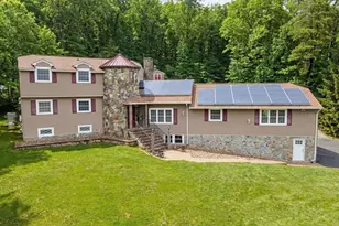 235 James St, Ludlow, MA 01056 - Photo 9