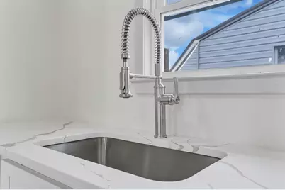 25 Tremont St, Brockton, MA 02301 - Photo 3