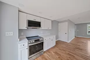 13 Broadway, Raynham, MA 02767 - Photo 7