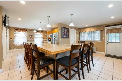 10 Fay St, Lowell, MA 01852 - Photo 15