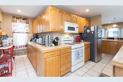 10 Fay St, Lowell, MA 01852 - Photo 13