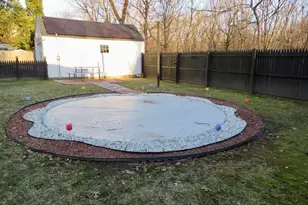 39 Balfour Dr, Springfield, MA 01118 - Photo 35