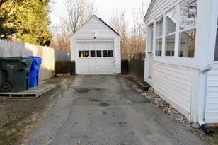 39 Balfour Dr, Springfield, MA 01118 - Photo 3