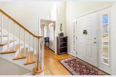 5 Hunter Cir, Milford, MA 01757 - Photo 3