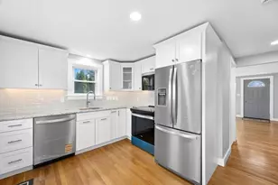 98 Lakeshore Dr, Marlborough, MA 01752 - Photo 5