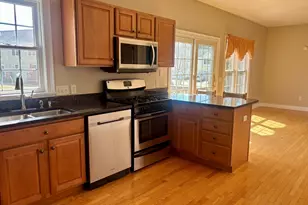 36 Knowlton Cir, Upton, MA 01568 - Photo 9