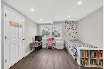 11 Pontiac Rd, Peabody, MA 01960 - Photo 9