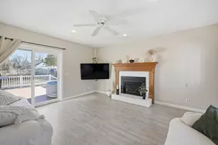 32 Oak Ln, Agawam, MA 01030 - Photo 11