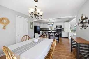 32 Oak Ln, Agawam, MA 01030 - Photo 3