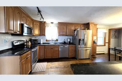 11 Walnut St, Douglas, MA 01516 - Photo 11