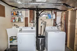 215 Trull Ln E, Lowell, MA 01852 - Photo 33