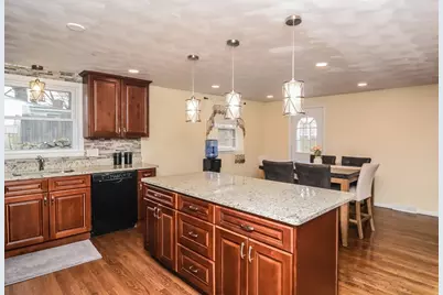 215 Trull Lane E, Lowell, MA 01852 - Photo 11