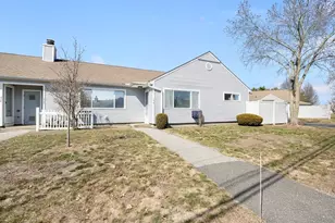 54 Mitchell Dr, Chicopee, MA 01022 - Photo 3