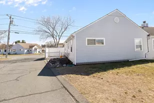 54 Mitchell Dr, Chicopee, MA 01022 - Photo 23