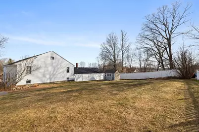 4 White Ave, Douglas, MA 01516 - Photo 27