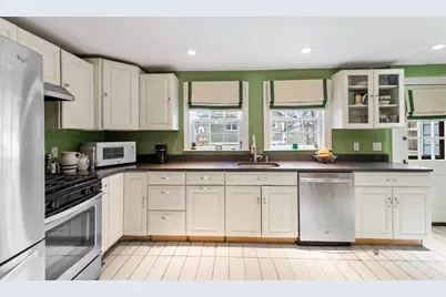 11 Barbara Ter, Watertown, MA 02472 - Photo 9