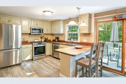 679 N Falmouth, Falmouth, MA 02556 - Photo 9