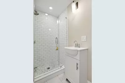 37 Stavely St, Lowell, MA 01852 - Photo 9