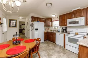 556 Central St, Leominster, MA 01453 - Photo 3