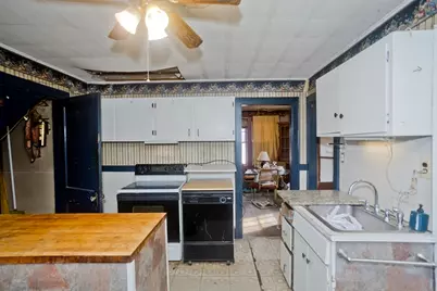 1019 Burnett Rd, Chicopee, MA 01020 - Photo 9