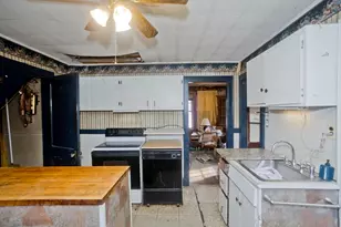 1019 Burnett Rd, Chicopee, MA 01020 - Photo 9