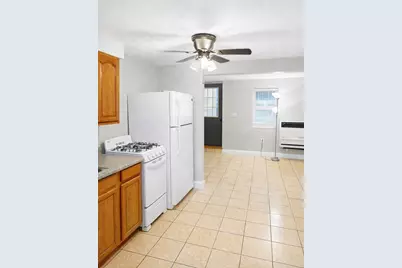 92 School St #8, Whitman, MA 02382 - Photo 5