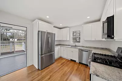 27 Swan Ave, Weymouth, MA 02190 - Photo 3