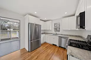 27 Swan Ave, Weymouth, MA 02190 - Photo 3