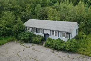 27 Douglas Rd, Webster, MA 01570 - Photo 1