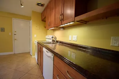 1 Colonial Village Dr #3, Arlington, MA 02476 - Photo 3