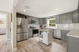 23 Club House Dr, Bourne, MA 02559 - Photo 7