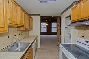 124 College St, South Hadley, MA 01075 - Photo 9
