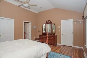 377 Rumonoski Dr, Northbridge, MA 01534 - Photo 13